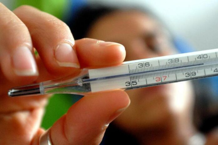 febbre_e_influenza_-_vaccino_e_farmaci_per_combattere_la_fabbre_-_termometro_e_iniezione