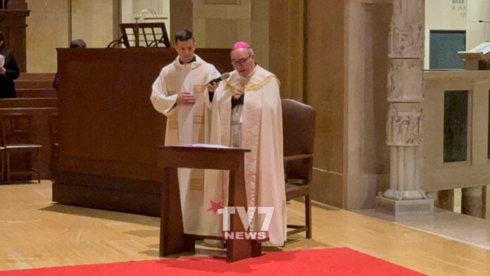PAPA FRANCESCO PREGHIERA DUOMO (9)