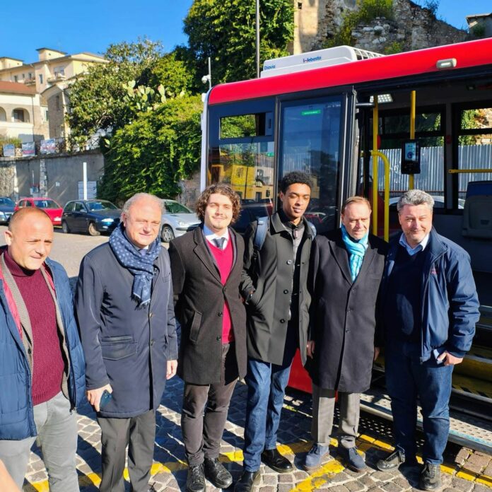 BUS SCUOLE E UNIVERSITA' 2