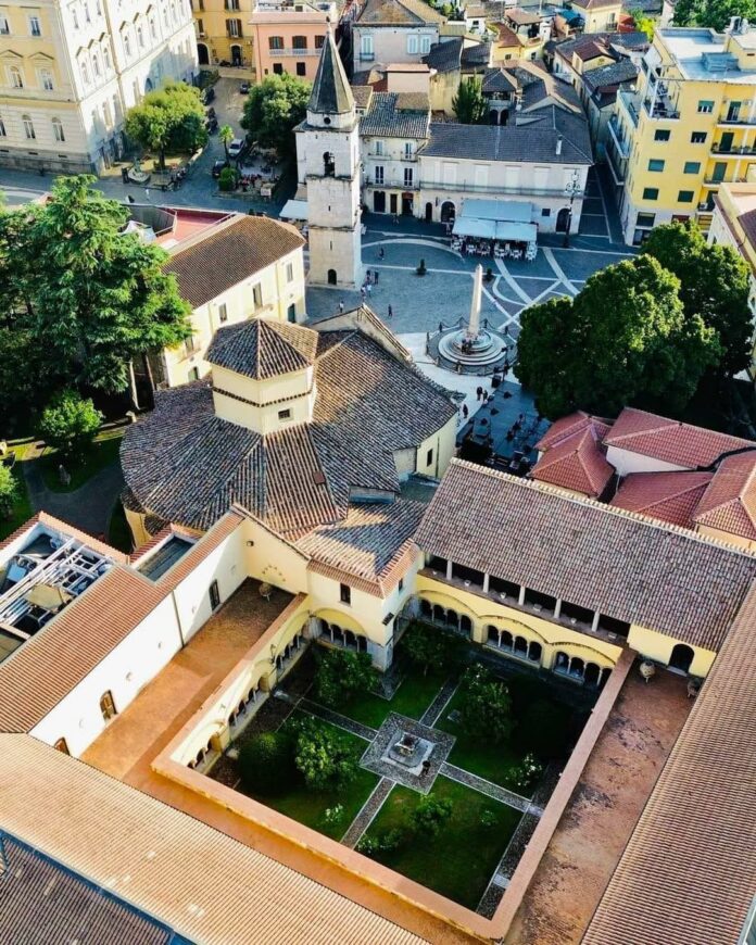 Campanile e Piazza Santa Sofia