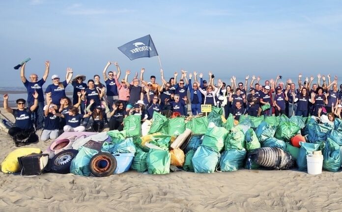 Palstic free CampaniaEarth Day 2025