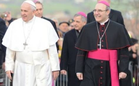 Papa-Francesco-e-Accrocca-e1548266035473
