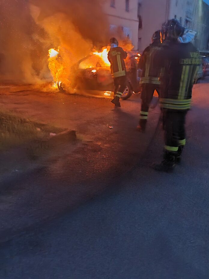 INcendio auto e scooter al Rione LIbertà WhatsApp Image 2025-06-13 at 08.33.21