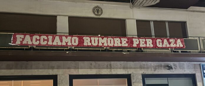 Striscione per GAza