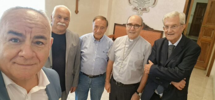 Acli-Parente-con-mons-Accrocca
