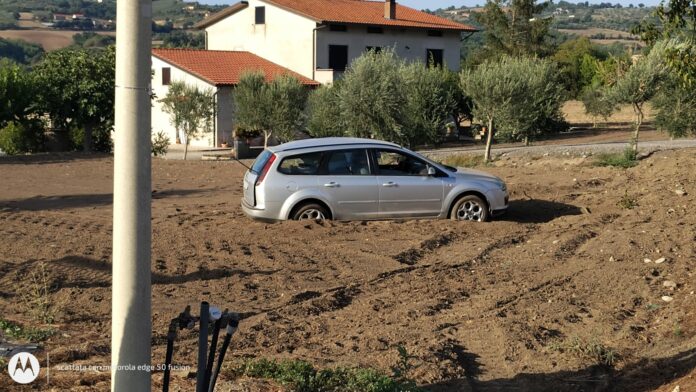 AUTO FUORI STRADA 1