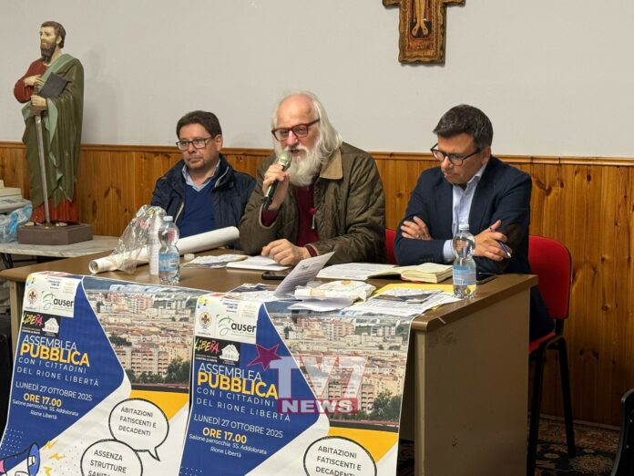 Assemblea pubblica cittadini rione libertà -9