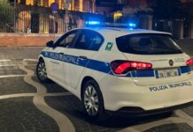 Incendio autotreno, chiuso tratto di via Cammino della Pace