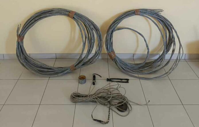 IMMAGINE REFURTIVA ED ATTREZZI ATTI ALLO SCASSO
