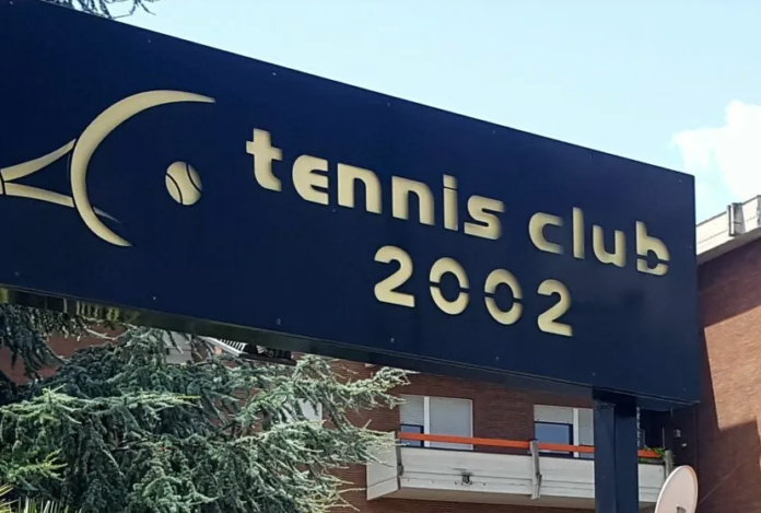 Tennis Club 2002
