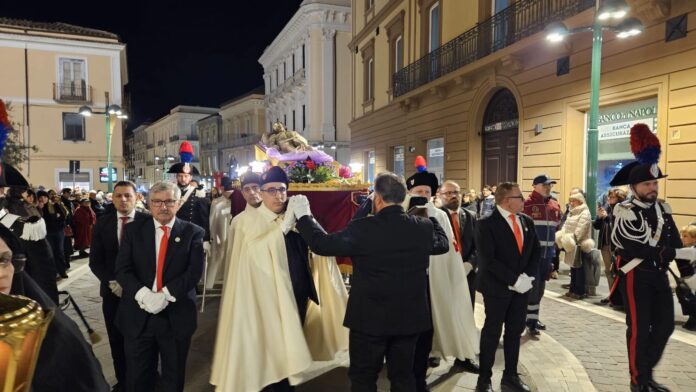 CAVALIERI PROCESSIONE GESù MORTO Foto 2