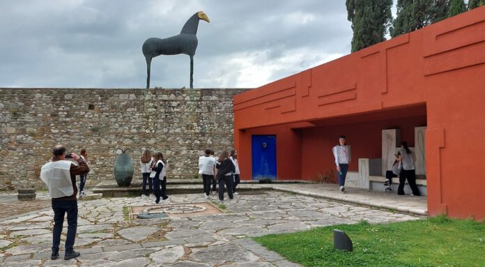 Hortus conclusus WhatsApp Image 2026-04-16 at 21.36.10 (3)