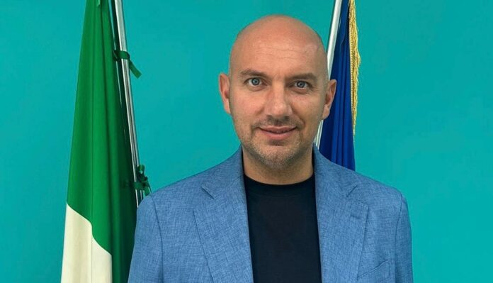 PARISI