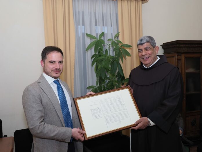 Sindaco Pietrelcina con Padre Ibrahim Faltas