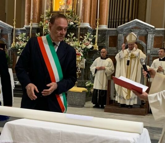 Mastella alla festa della Madonna delle Grazie: «Sono malato, pregate per me»
